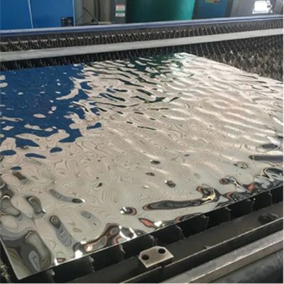 Dobra cena. Srebrne lusterko polerowane wodą, faliste blachy ze stali nierdzewnej do dekoracji wnętrz w Internecie