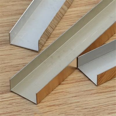 Profil U ze stali nierdzewnej 304 z techniką rowkowania/gięcia V i długością 2438 mm/3048 mm