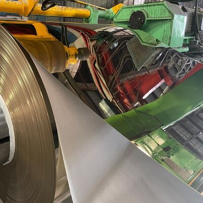 Stal nierdzewna walcowana na zimno, powlekana PVD w kolorze złotego lustra, w kręgu