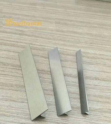 Dobra cena 304 ze stali nierdzewnej T-shaped Bullnose Tile Trim z powierzchnią linii włosowej i srebrnym powłoką PVD w Internecie