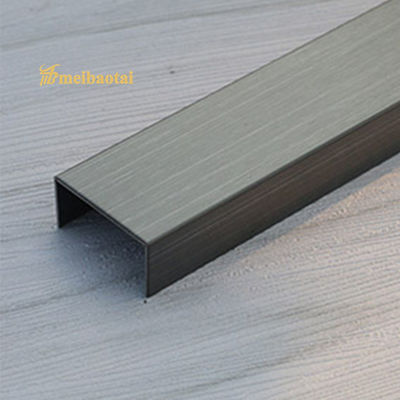 Dobra cena 10 mm szerokość PVD Czarny linii włosów Powierzchnia płytki ze stali nierdzewnej Metal Bullnose Border Edge Trim w Internecie