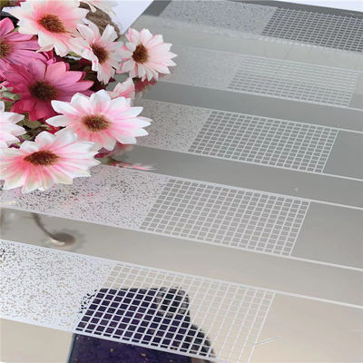 Płytka grawerowana ze stali nierdzewnej 304 z wykończeniem lustrzaną i rozmiarem 1219x3048 mm do zastosowań dekoracyjnych